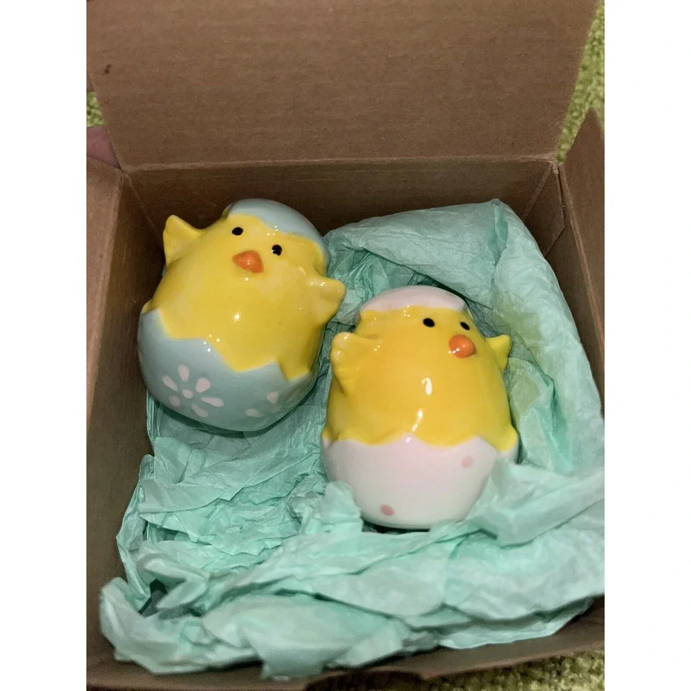 MINI EASTER CHICK SALT AND PEPPER SHAKER‎ SET 2